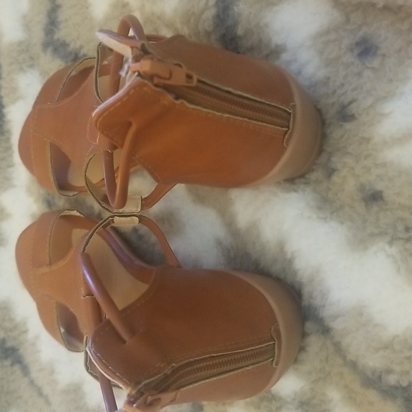 Cute Brown Sandals - Picture 4 of 4